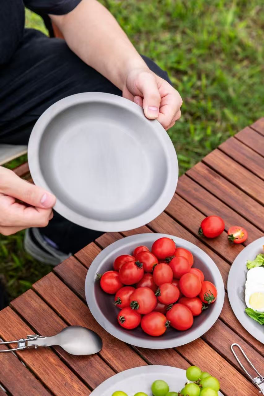 Assiettes en Titane